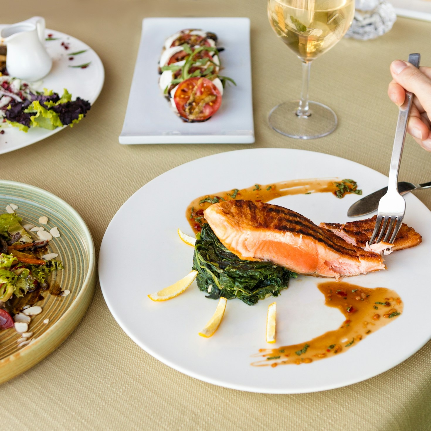 10 Tips for Hosting Memorable Dinners